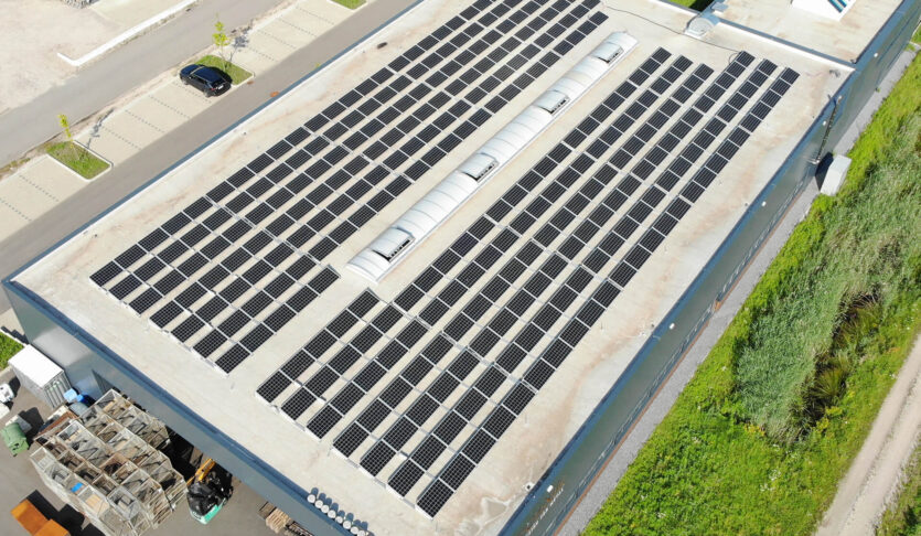 100 kWp Photovoltaikanlage auf einem Gewerbedach in Kappelrodeck